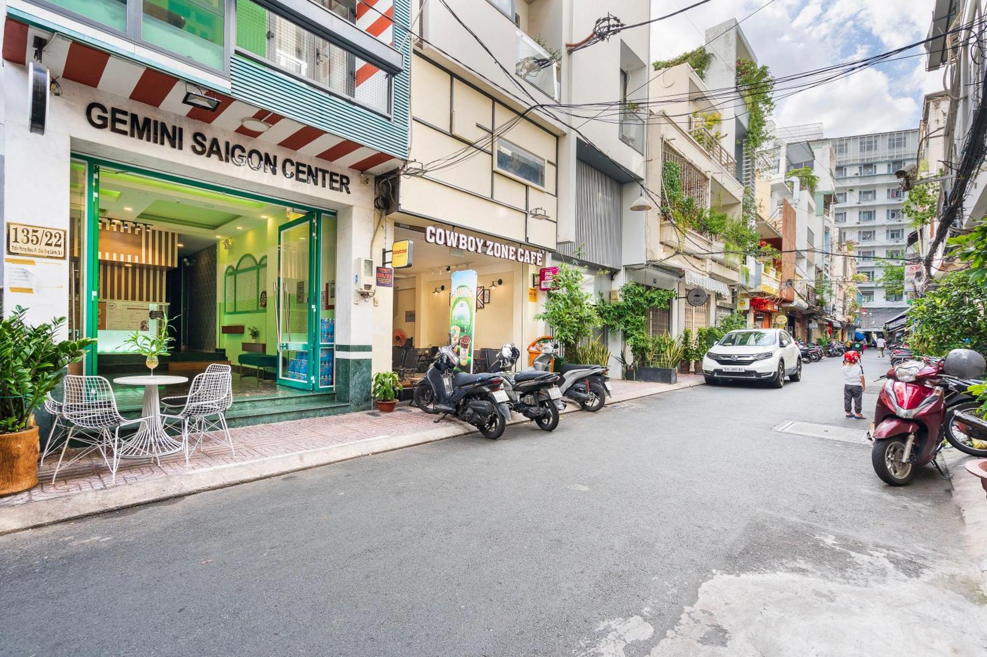 Gemini Saigon Hotel & Apartment Хошимин Екстериор снимка